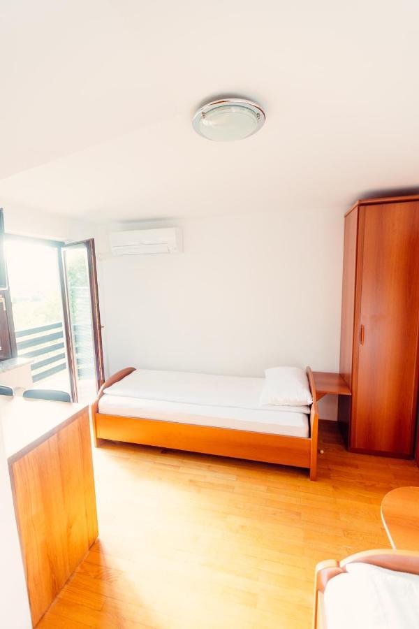 Frankovic Bed&Breakfast Vinica Buitenkant foto